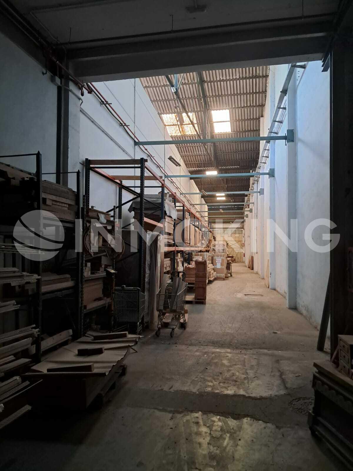 Foto de la propiedad Nave industrial con edificio corporativo en Silla